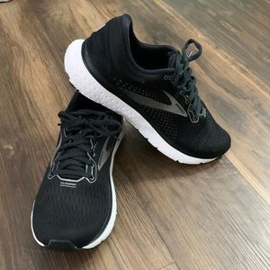 Brooks Glycerin 18 Black/silver 8.5 running shoe